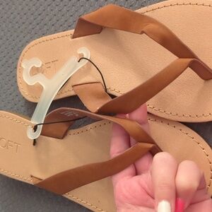 New with tags cute size 9 sandals from LOFT